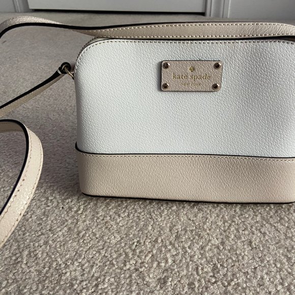 Beautiful White Kate Spade Crossbody Bag - Picture 2 of 3